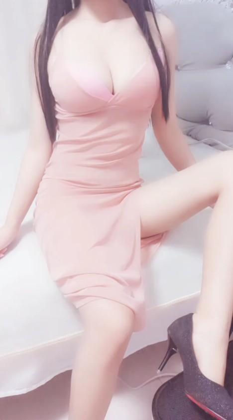 福利姬[私人玩物]粉色连衣裙